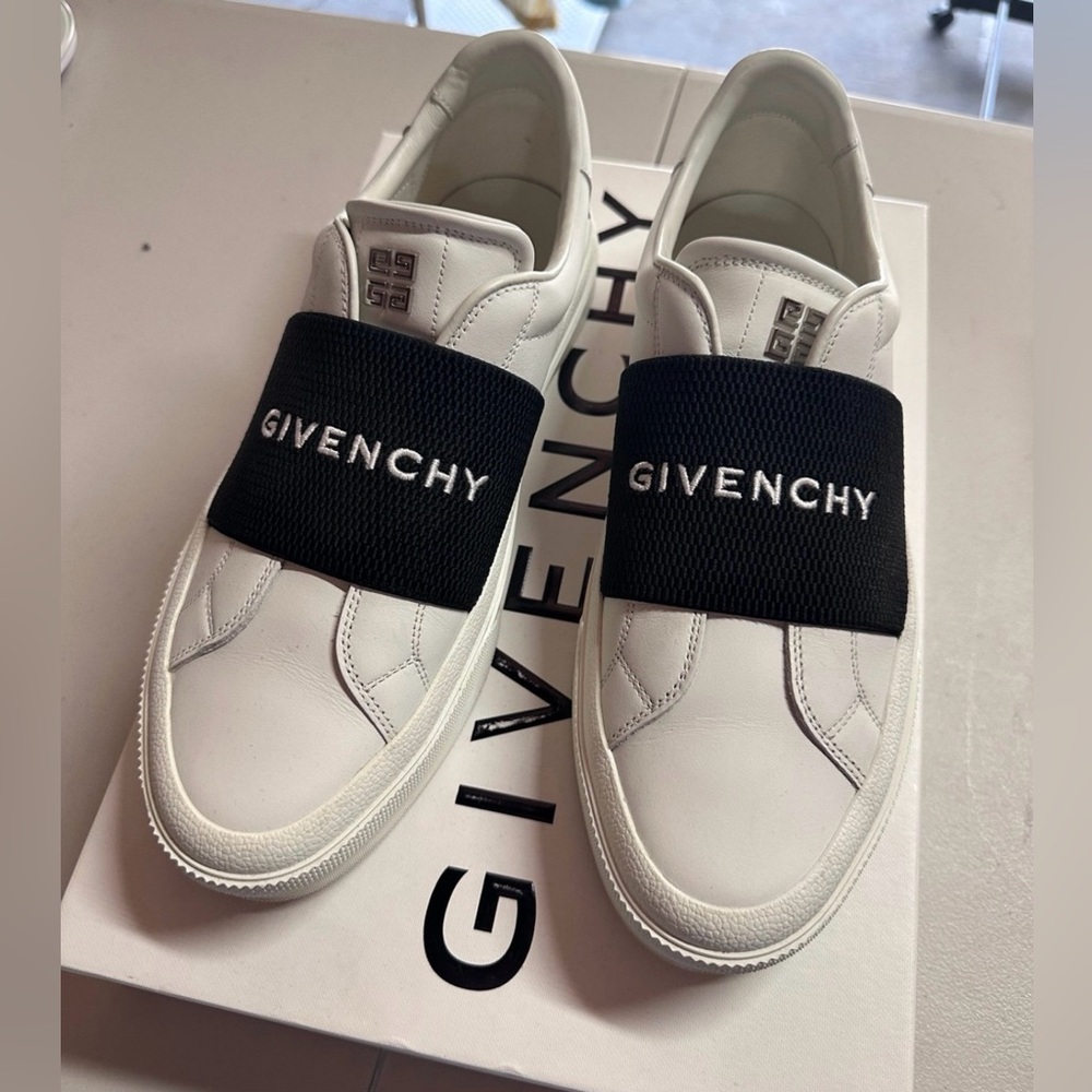 Givenchy City Sneakers - Women’s  - Size 10.5